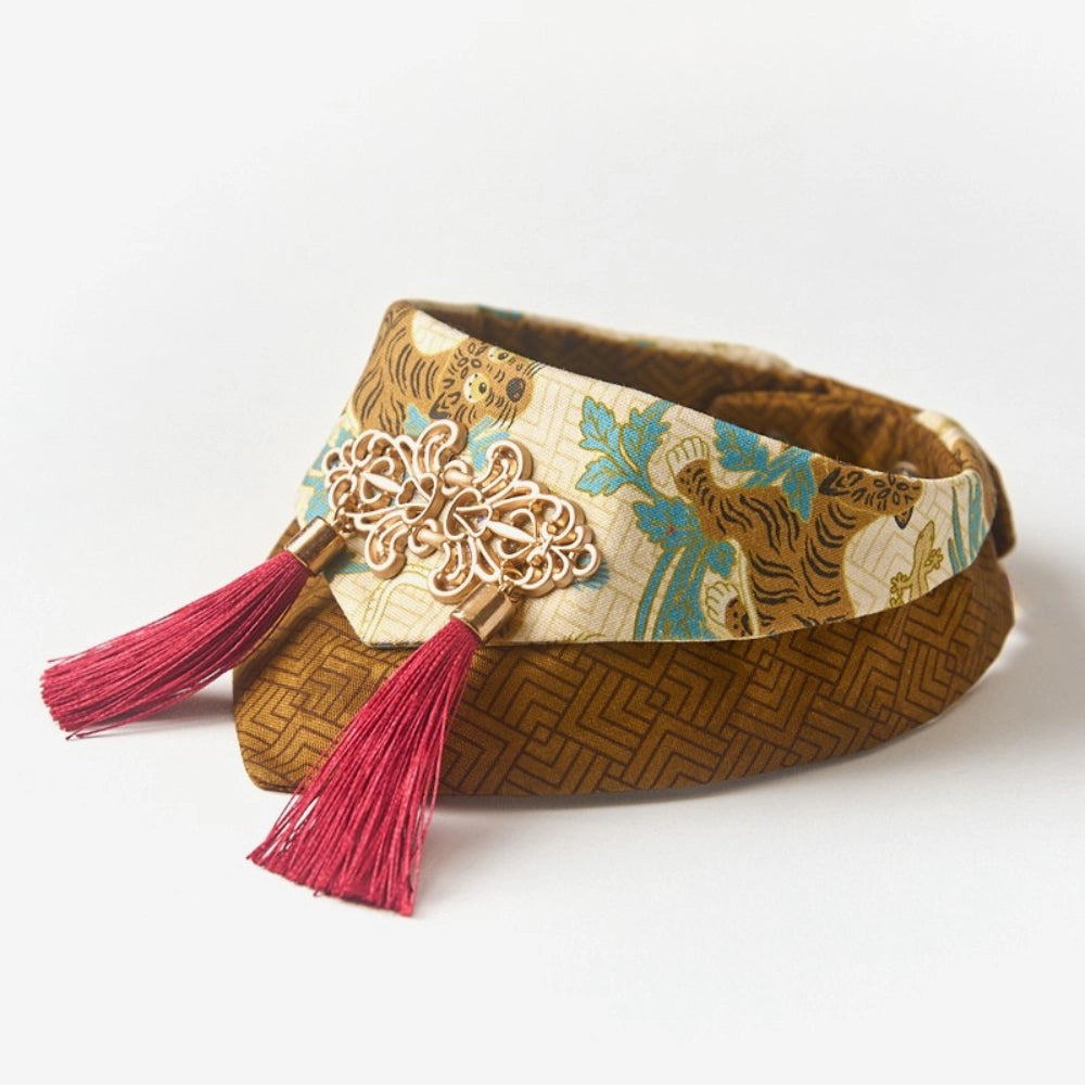 Handmade Cotton Cat Bandana – Golden Lion Charm | Tea Brown