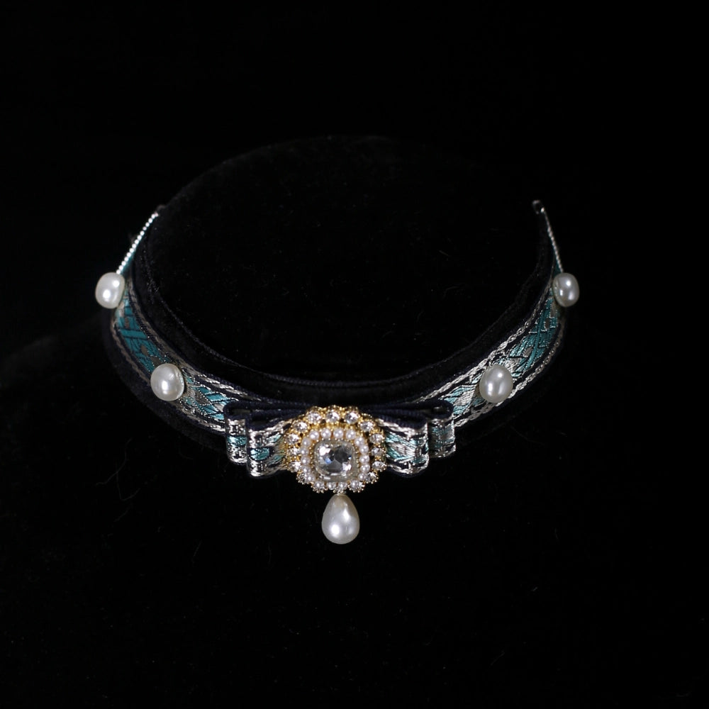 Handmade Cat Collar | Noble Velvet with Gemstone